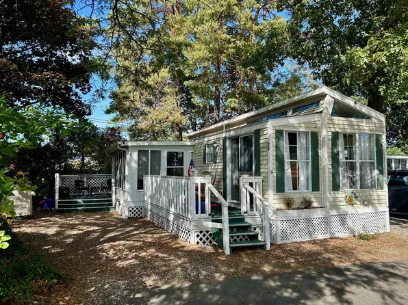 308 State Route 286 #16, Seabrook, NH 03874