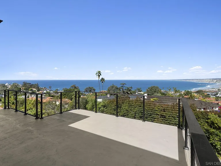 1846 Castellana Rd — Photo 14