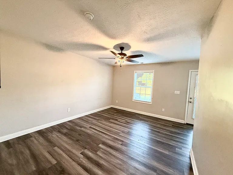 250 Hycliff St #1-9 — Photo 6