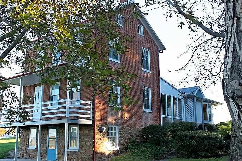 1st image of 1515 Seven Valleys Rd