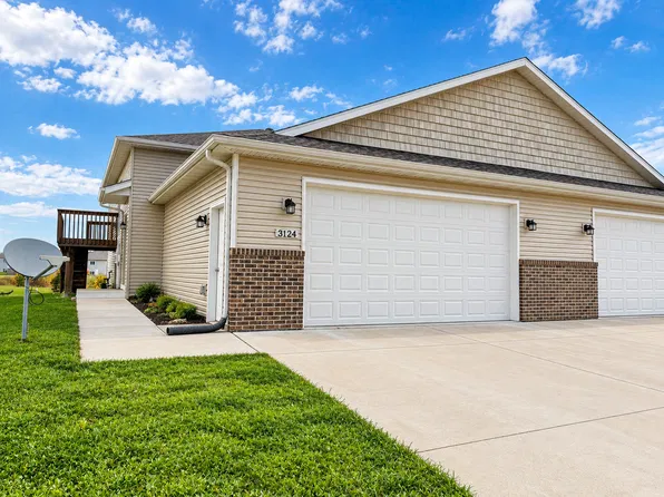 3124 8th St NE, Minot, ND 58703