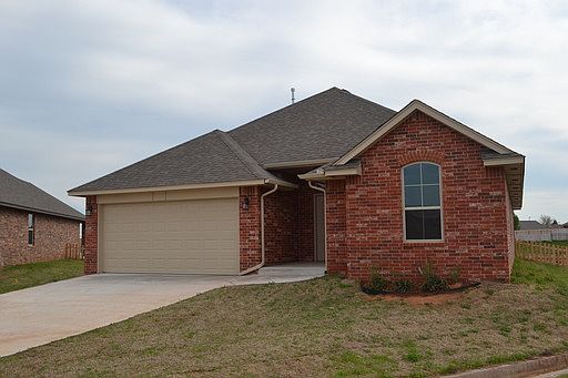 1st image of 820 Lakeview Dr