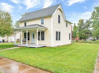 304 S Willow St, Douglass, KS 67039