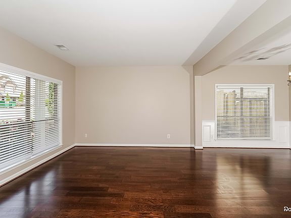 4th image of 2229 Rushton Ln