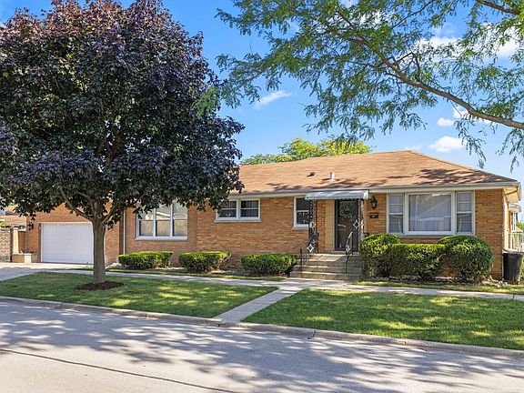 2nd image of 3447 Sunset Ln