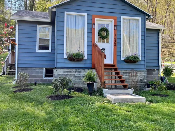 1658 Brookhaven Rd, Morgantown, WV 26508