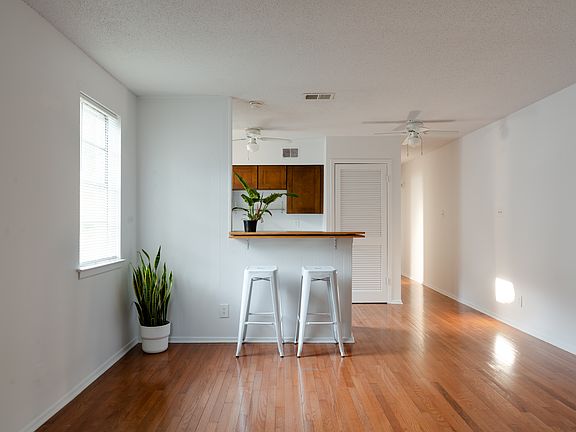 2nd image of 1337 Vinton Ave APT 4