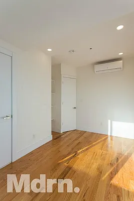 Rented by Mdrn Residential | media 31