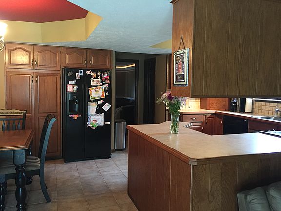 5th image of 38670 Townhall St