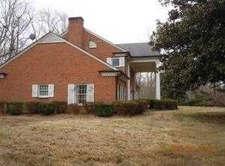 300 E Cooksey Dr, Thomasville, NC 27360