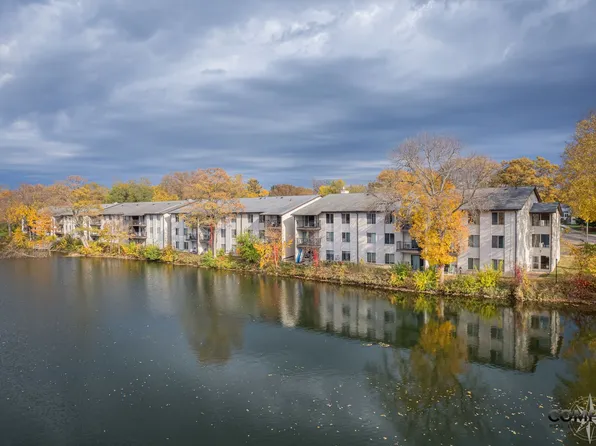 Half Moon Lake Apartments