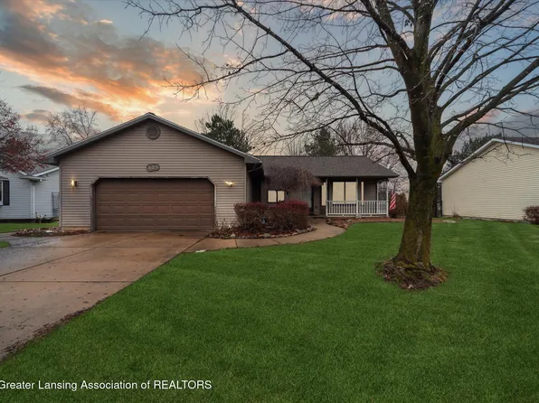 921 Candela Ln, Grand Ledge, MI 48837