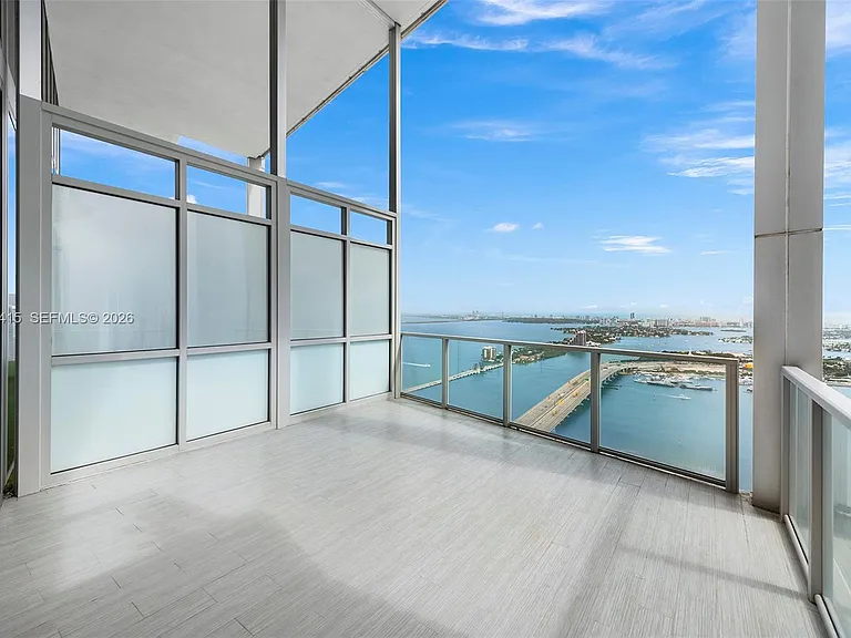 1100 Biscayne Blvd #5705 — Photo 29