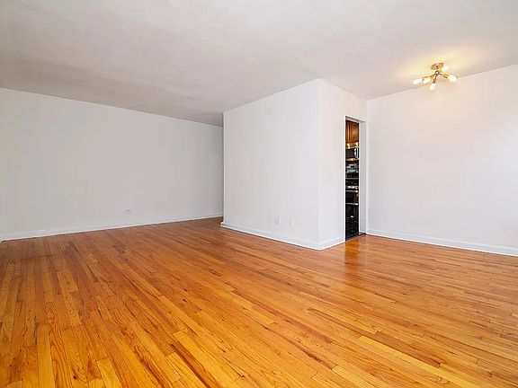 2nd image of 6638 Yellowstone Blvd #4E