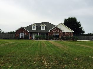 5016 Remington Rd, Moss Point, MS 39562