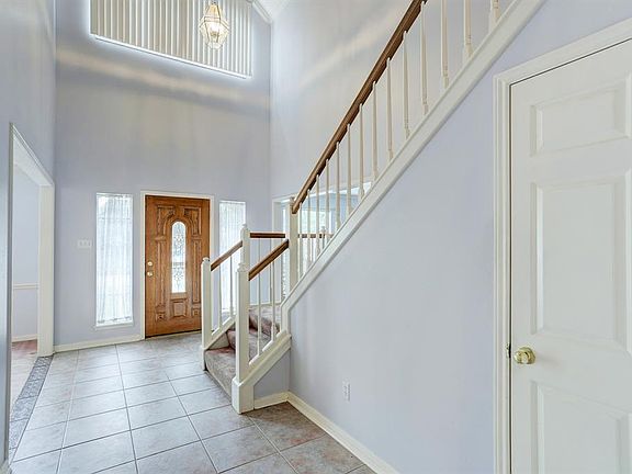 3rd image of 2107 Winged Foot Dr
