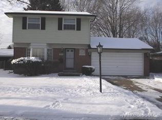 39405 Atkinson Dr, Sterling Heights, MI 48313