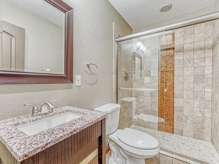 9611 Sunset Hill Dr — Photo 35