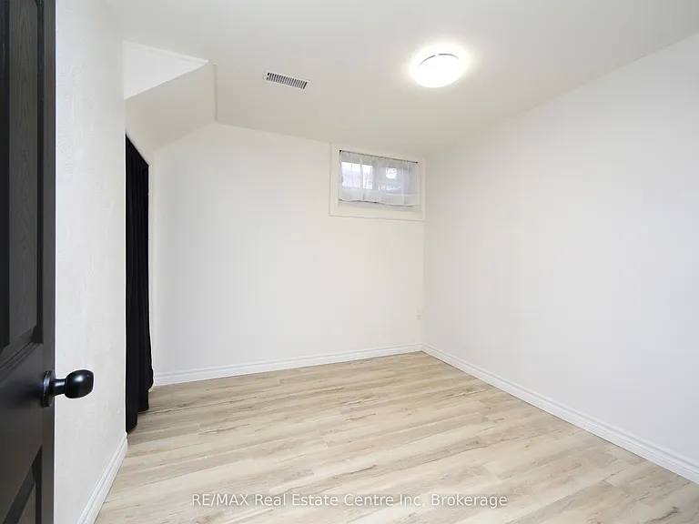 46 Talbot St #BASEMENT — Photo 7