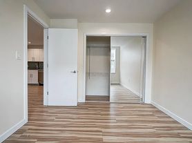 244 S 49th St
