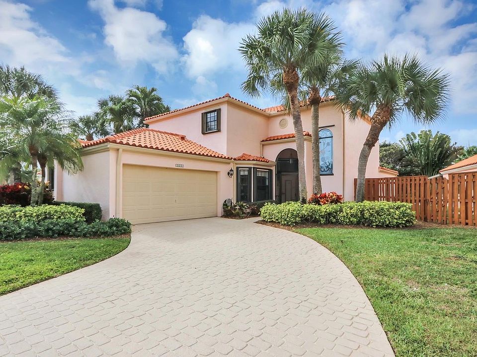 1st image of 2662 La Lique Cir