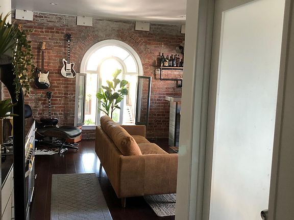 4th image of 1234 N Formosa Ave #5