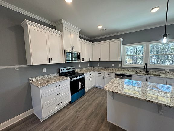 5th image of 532 Hillman Street