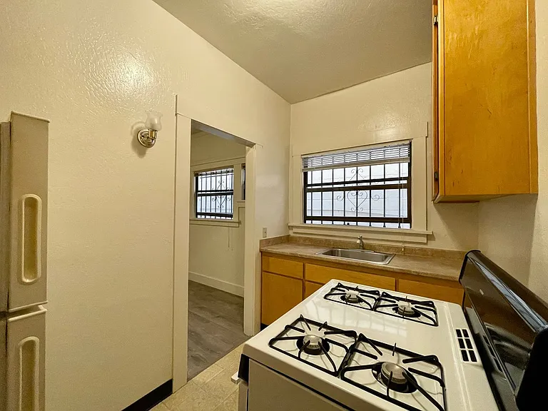 Lantz Building 10 - 359 Grand Ave — Photo 11