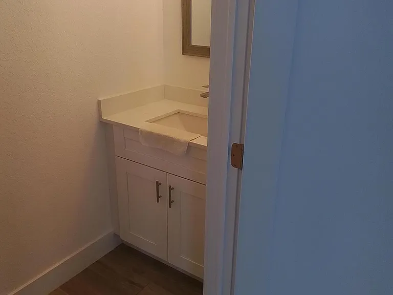 1258 SW Santiago Ave — Photo 10