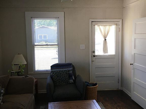 5th image of 236 S Hickory Ave