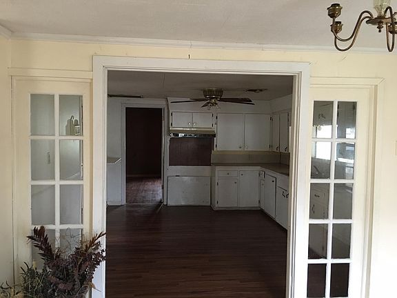 5th image of 628 N Louis St