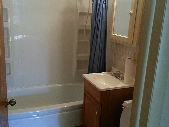 4th image of 454 E Market St