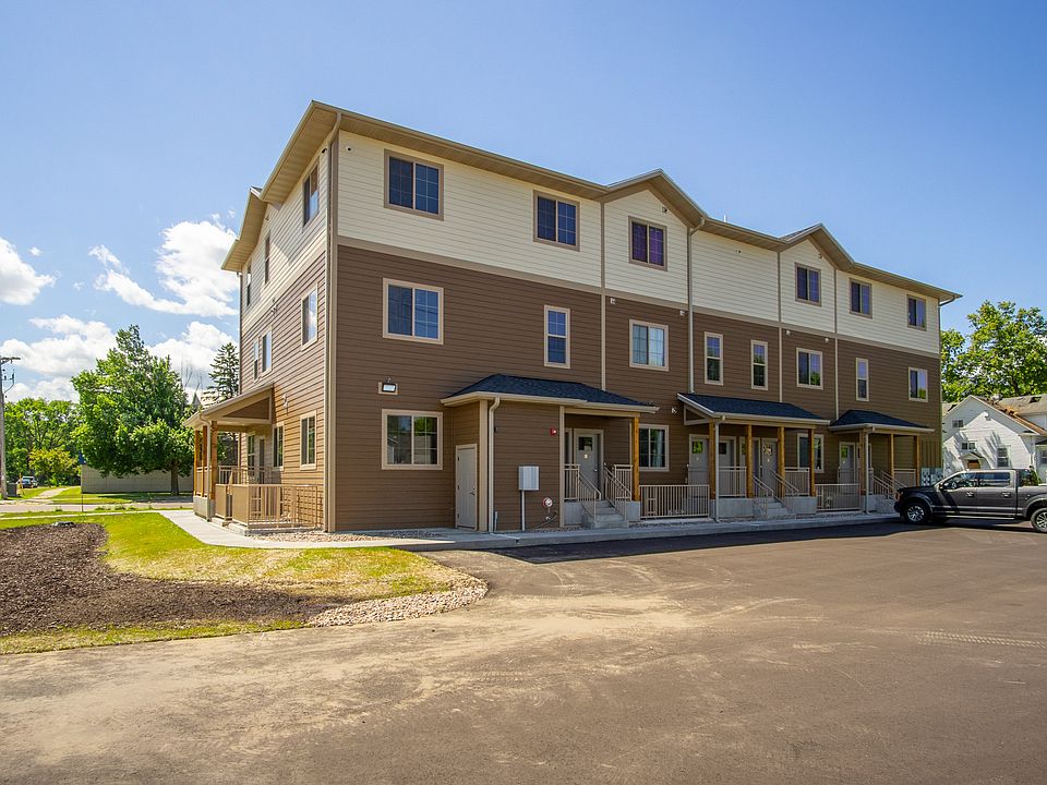 1st image of 902 Menomonie St #21