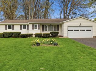 337 Laurelwood Dr, Rochester, NY 14626