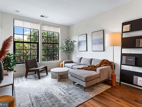3rd image of 1312 King St #206
