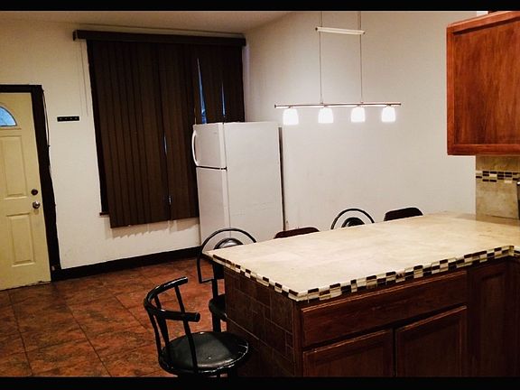 5th image of 2227 W Fullerton Ave
