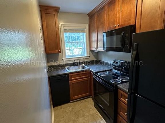 3rd image of 803-807 W End Blvd #B-8