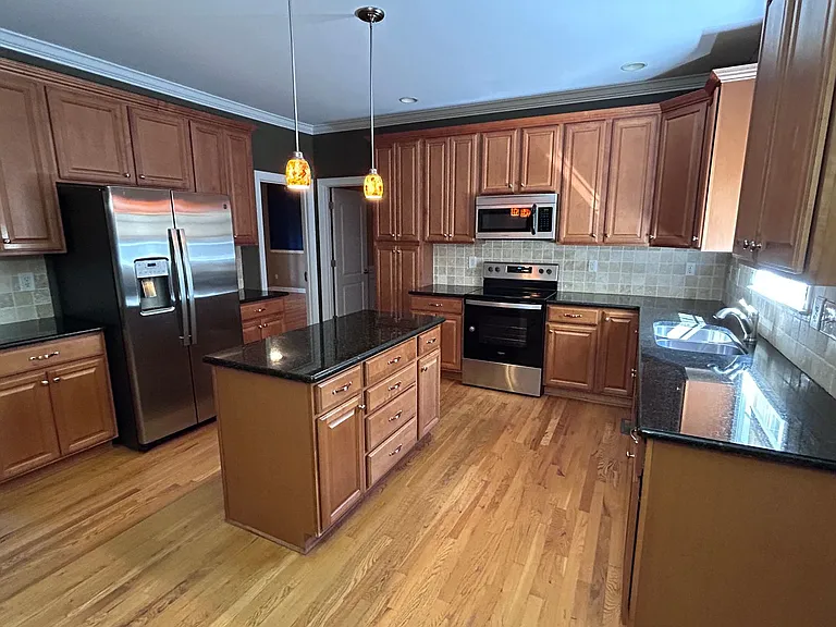 4540 Pebble Lake Dr — Photo 12