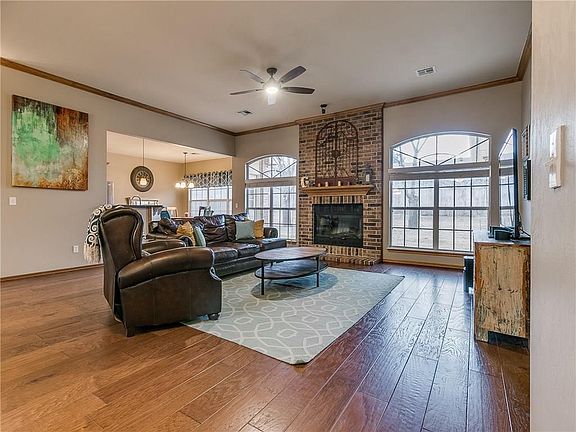 4th image of 14117 Pecan Hollow Ter