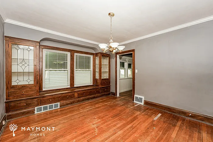 9509 Rosewood Ave — Photo 8