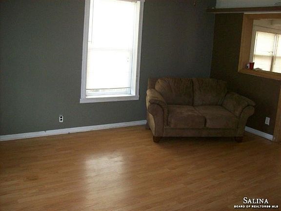 2nd image of 117 S West Pl