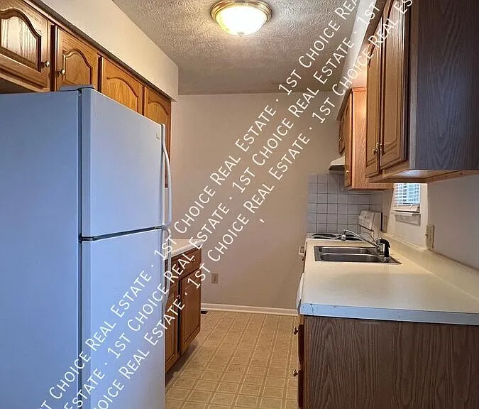 2191B Meadowlawn Dr — Photo 8
