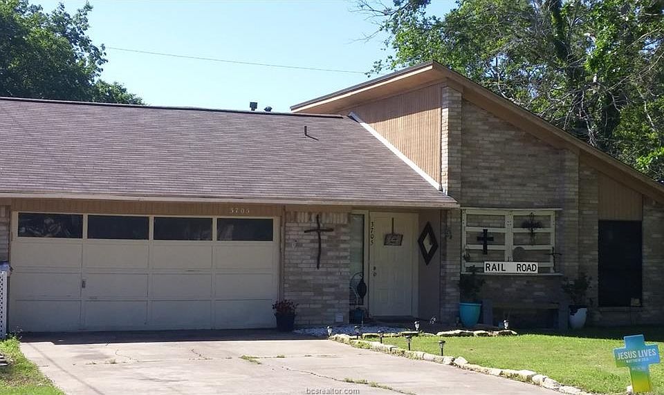 1st image of 3705 Valley Oaks Dr
