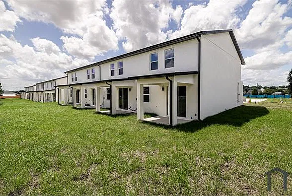 3 bed, $2,100 — Photo 2