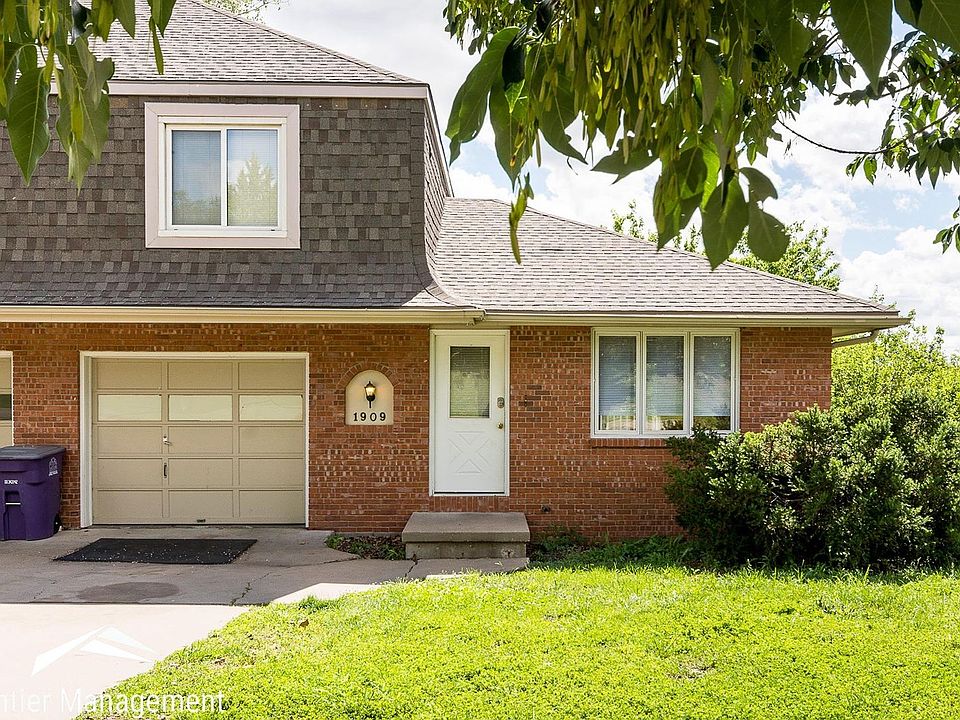 1st image of 1909 Crescent Dr