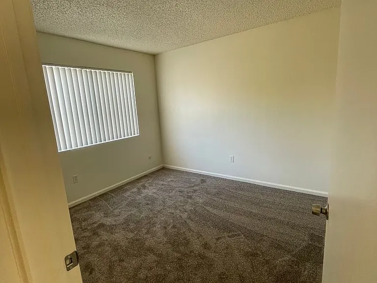 Mira Monte Apartments — Photo 7