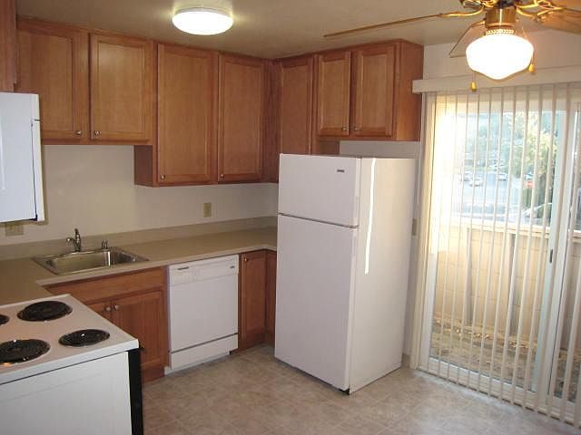 2nd image of 577 Grandview Ct APT 16