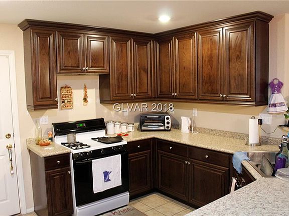 3rd image of 5928 Sierra Cliff St