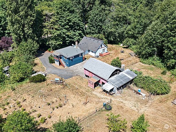 3rd image of 13679 Olympic Drive SE