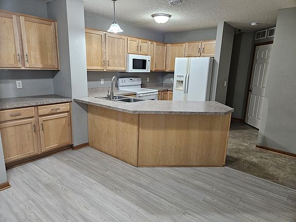 2nd image of 2463 Yellowstone Dr